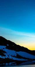 秋季满山黄叶的森林，唯美的雪山风景等高清手机4K壁纸图片