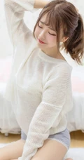 一眼就喜欢，超美气质型温柔少女白衣短裤气质室内美图录