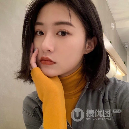长发好看的女生室内头像图片