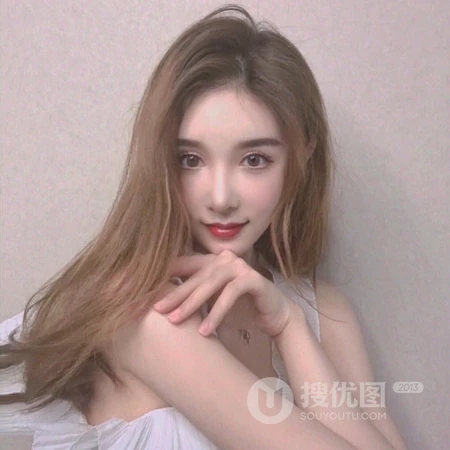 爱自拍的女孩，慵懒的长发女生头像