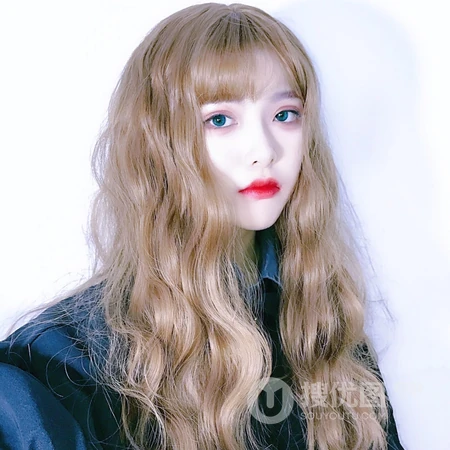 爱自拍的女孩，慵懒的长发女生头像