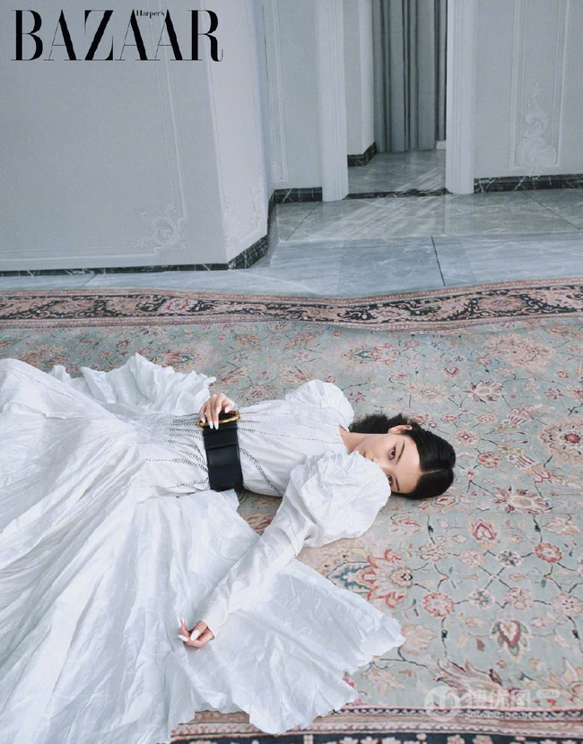 倪妮酷美个性《时尚芭莎》杂志封面写真图片
