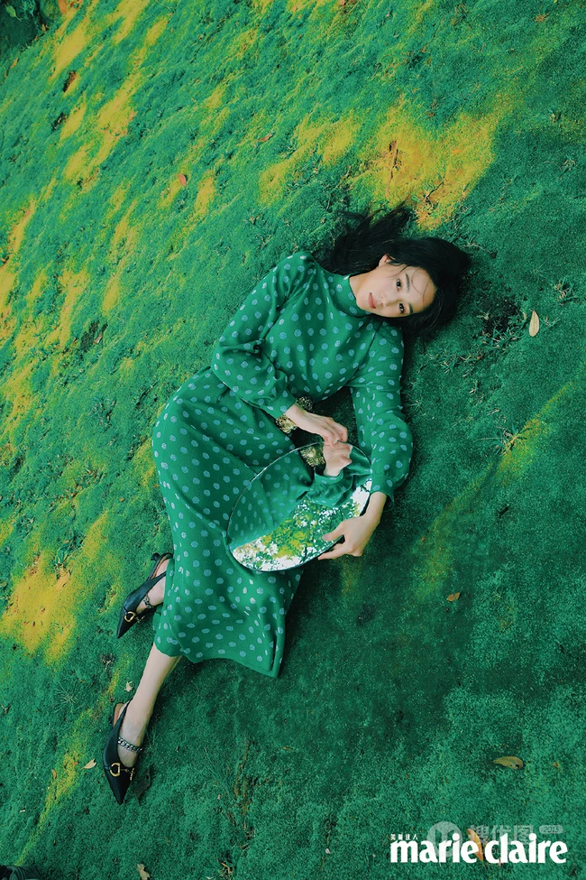 张钧甯美丽佳人绿色主题杂志封面写真图片集