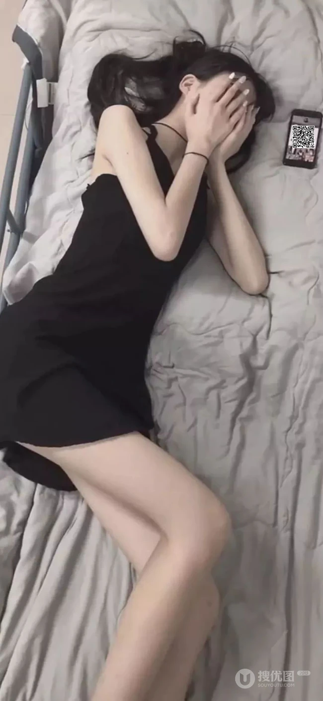 性感的床上大胸长发美女手机壁纸4月2日推荐