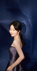 美女明星谭松韵深蓝抹胸晚礼服秀妖娆身材高清手机壁纸