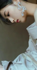 明星张子枫女性韵味十足的一组写真手机壁纸推荐