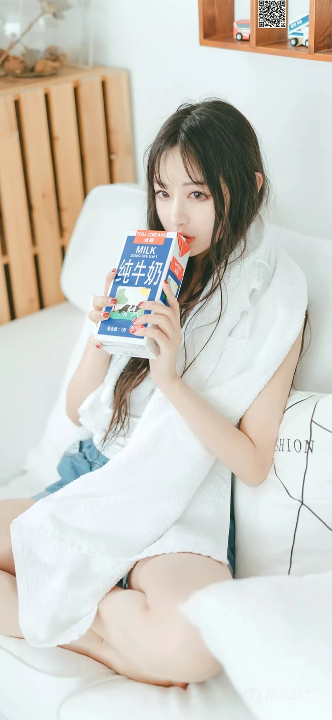 2020四月三日热门抖音美女类手机壁纸推荐，清纯，性感，大长腿合集