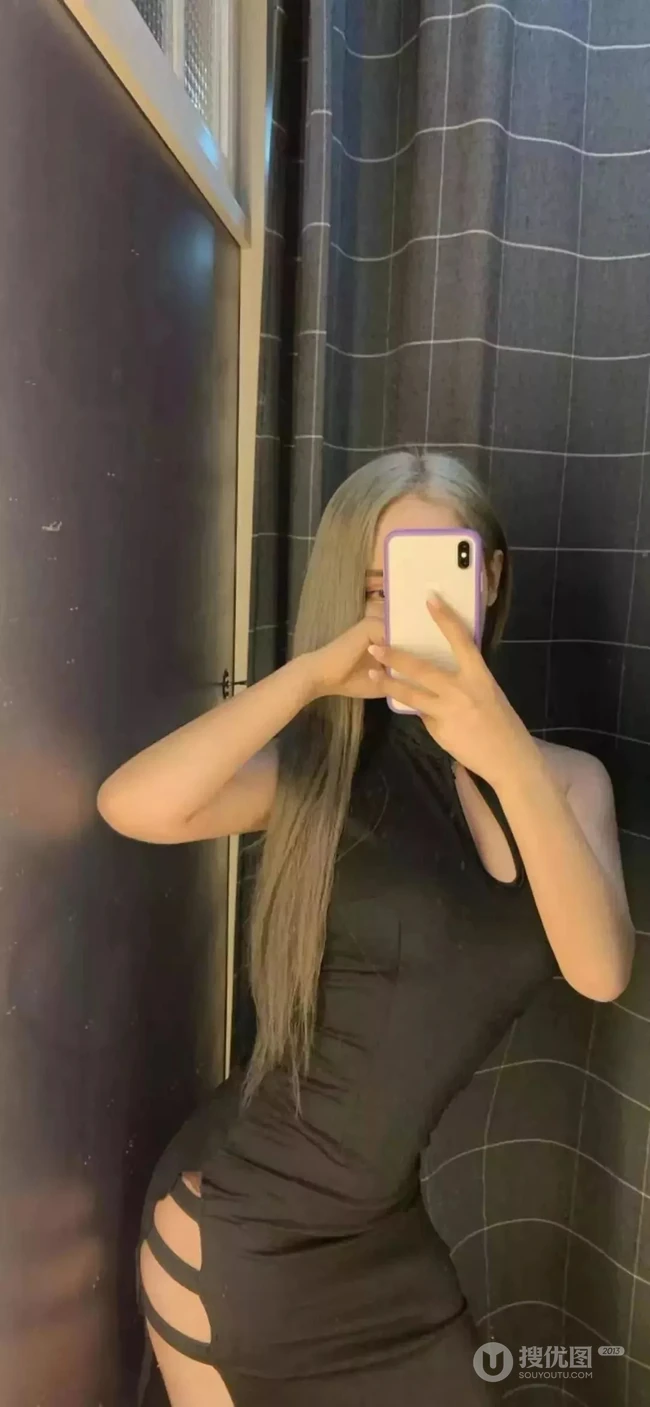 抖音比较火的美女短发霸气纹身美女手机壁纸4月3日推荐二