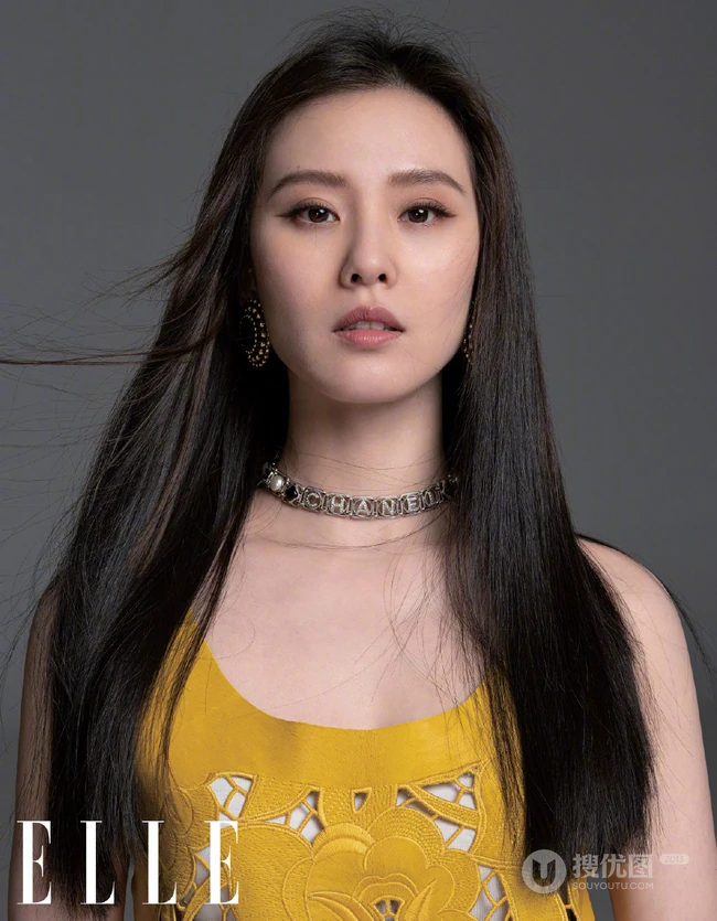 刘诗诗多套潮流个性气质穿着登《ELLE》杂志写真图片集