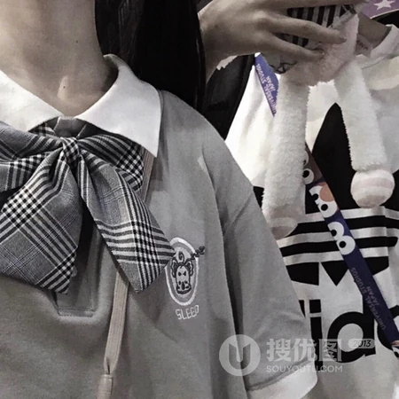 学生情侣自拍撒狗粮真人情侣一人一半头像
