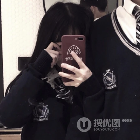 学生情侣自拍撒狗粮真人情侣一人一半头像