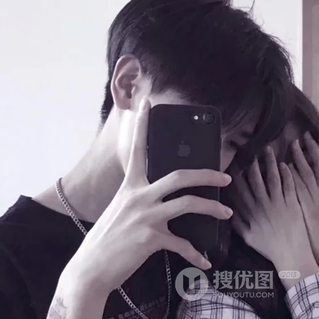 学生情侣自拍撒狗粮真人情侣一人一半头像