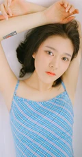 蓝衣肩带泳装家居服短裤女生居家浴缸吸睛写真图片