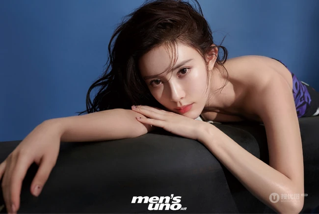 孟子义气质图片，精选气质女生孟子义短裤系列写真图片集