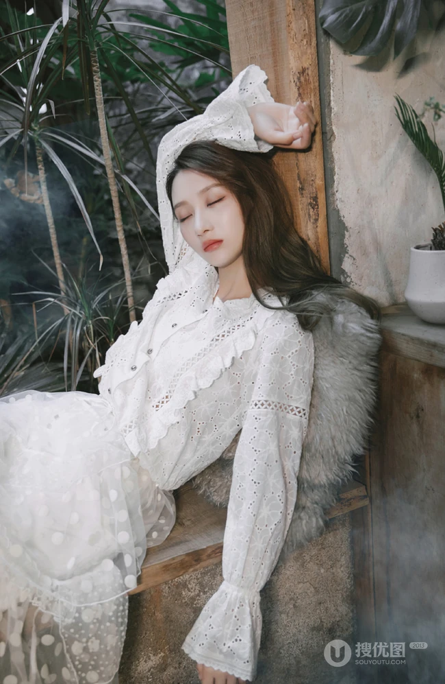 何宣林清新绿色唯美写真图片，纯美白衣清新浪漫