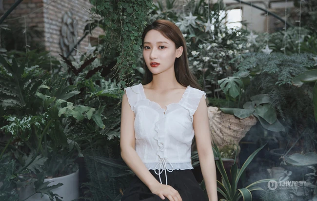 何宣林清新绿色唯美写真图片，纯美白衣清新浪漫