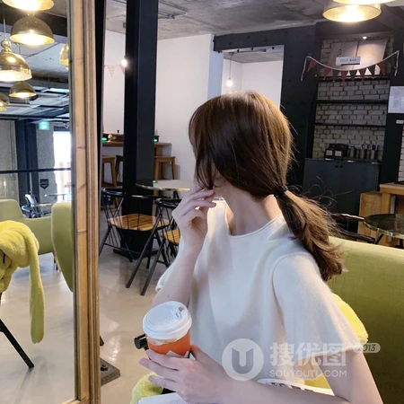 长发马尾，爱扎大辫子的女生冬季生活照头像图片