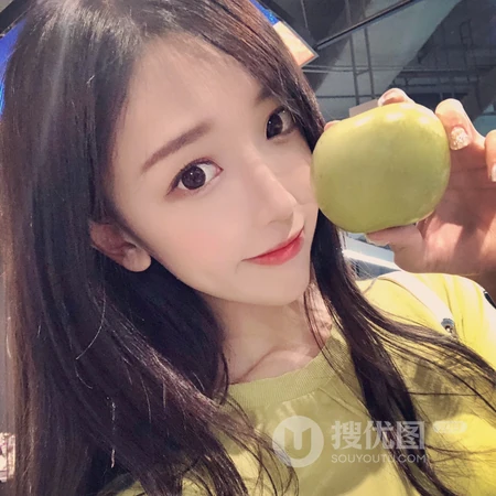 长发大眼，非常适合4月的女生微信头像图片