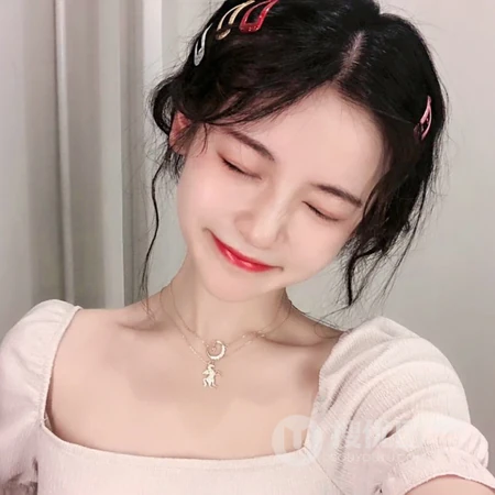超清纯双马尾辫女生和苹果等高清头像套图