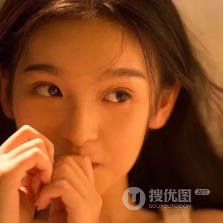 超清纯双马尾辫女生和苹果等高清头像套图