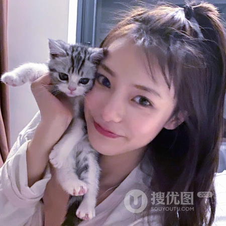 清纯学生妹子，居家长发气质女生微信头像推荐