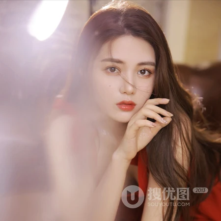 喝咖啡的长发冬季女生，霸气气质的长发女生等头像图片套图