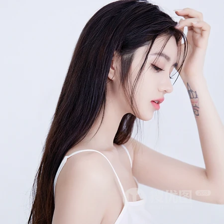 超有气质的长发气质女生，居家爱美的气质女生自拍微信头像