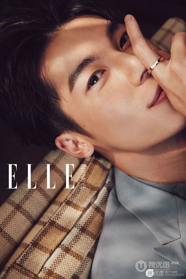 台湾帅气演员许光汉时尚潮流穿着登《ELLE》杂志写真图集