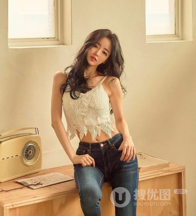 不爱好好穿衣的精选长腿女生模特气质写真，生活照图集