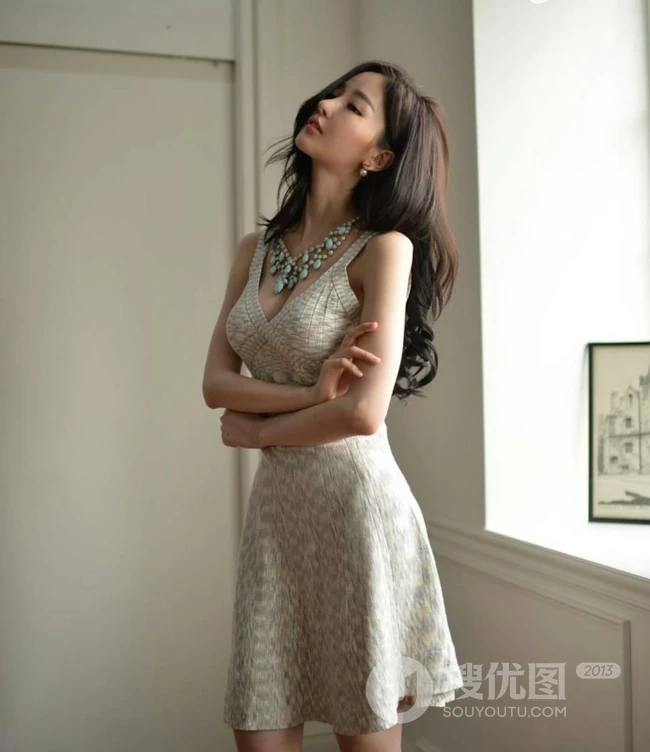 不爱好好穿衣的精选长腿女生模特气质写真，生活照图集