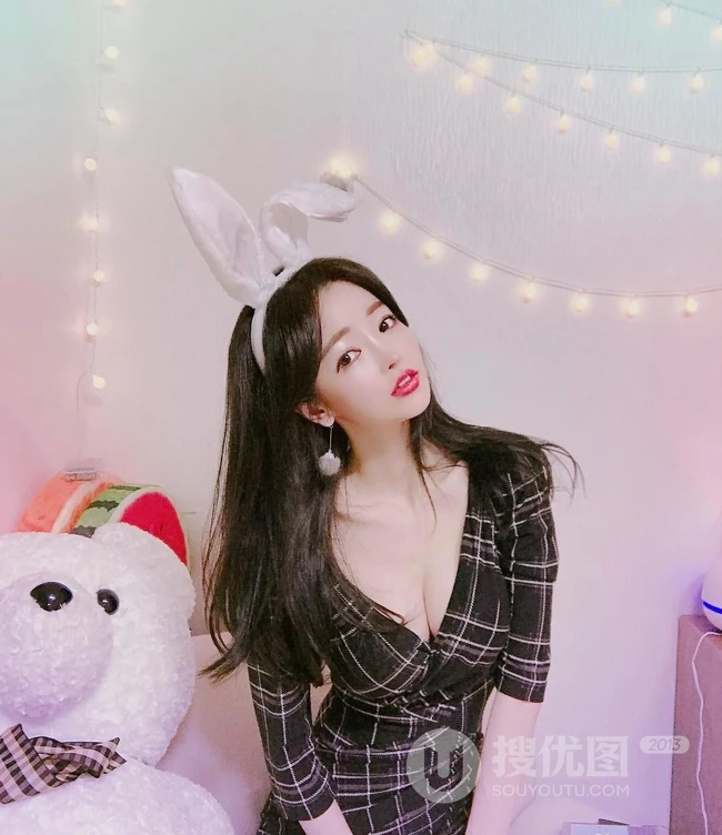 不爱好好穿衣的精选长腿女生模特气质写真，生活照图集