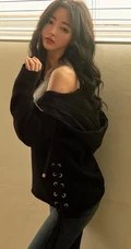 不爱好好穿衣的精选长腿女生模特气质写真，生活照图集