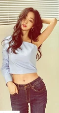 不爱好好穿衣的精选长腿女生模特气质写真，生活照图集