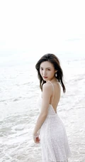 ​牛仔外套下的小气质，清欢女生主播Hana妹室内、海边写真图集