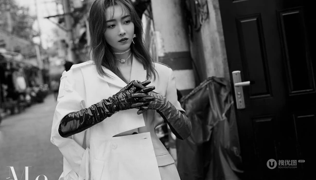永远看向前的梨涡女孩，女生宣璐YepMe时尚杂志写真
