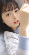 萌萌哒可爱甜少女毛衣短裤室内写真，就像蜜宠小萌妹