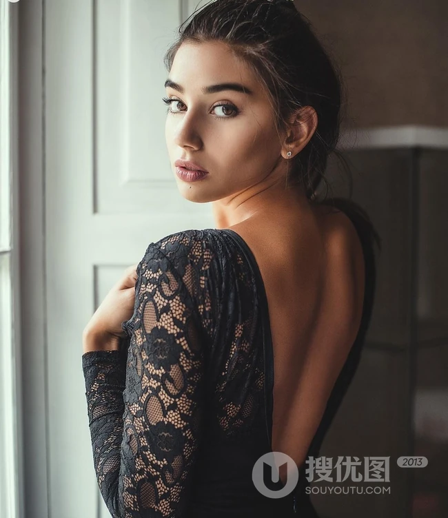 波兰气质女生Maja Strojek气质写真照图集，褐色眼珠散发醉人气息
