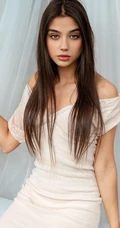 波兰气质女生Maja Strojek气质写真照图集，褐色眼珠散发醉人气息