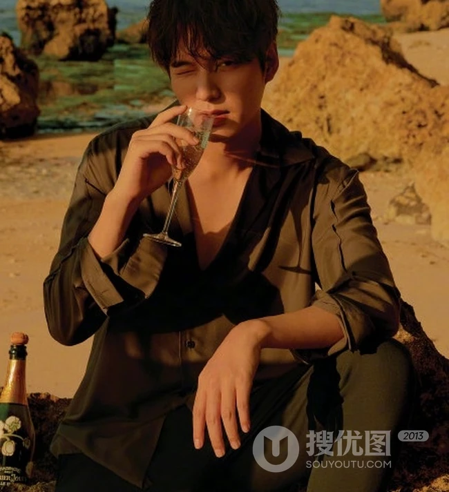 帅气韩星李敏镐DAZED户外旅拍杂志写真大片