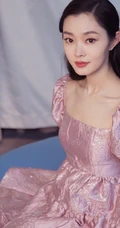 宋轶金粉泡泡袖公主短裙写真图片，甜美灵动，少女心满满