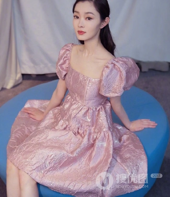 宋轶金粉泡泡袖公主短裙写真图片，甜美灵动，少女心满满