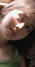 鬼马精灵可爱俏皮短发气质女生条纹背心短裤室内写真