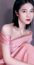 高清镜头下的小公主，张雪迎粉色连衣裙气质写真图片