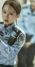 李沁最美表演主题《第一枪》造型惊艳警察制服剧照图片