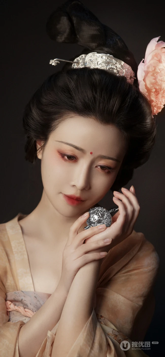 唯美的画风，美艳的古代美女手机壁纸下载