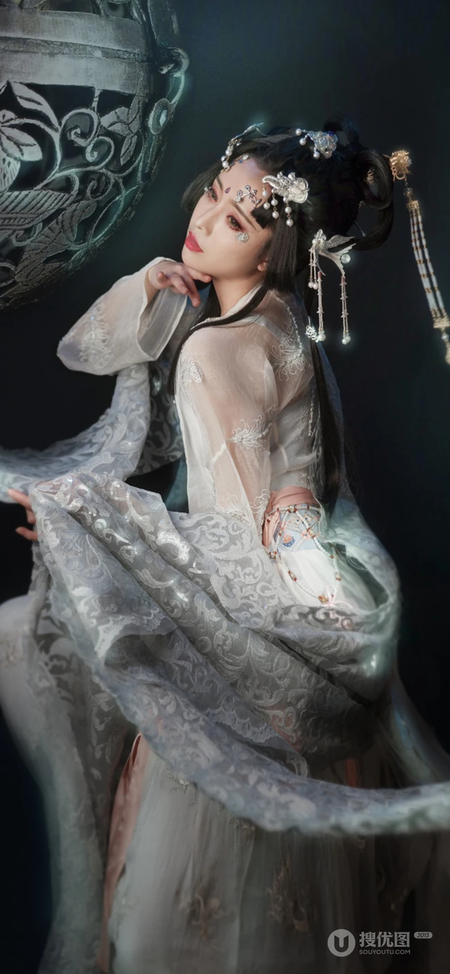 唯美的画风，美艳的古代美女手机壁纸下载