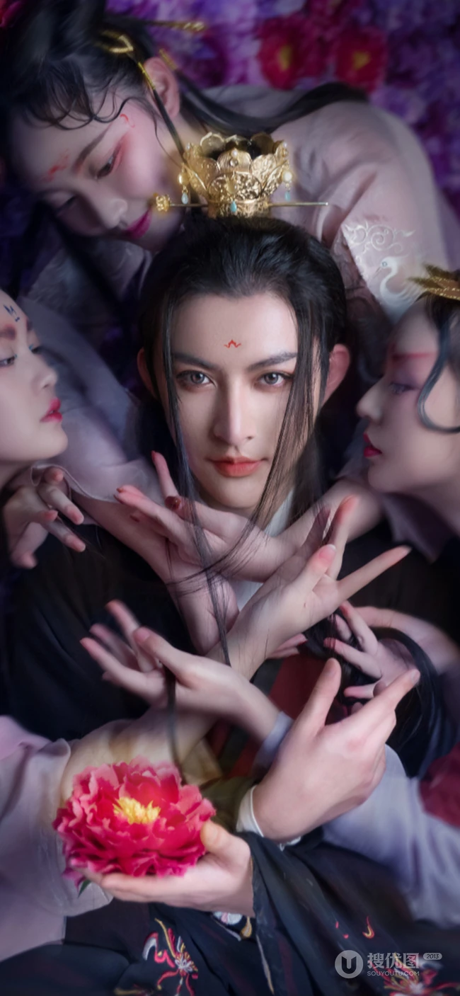 唯美美艳妃子围绕着的古风美男精美手机壁纸图片