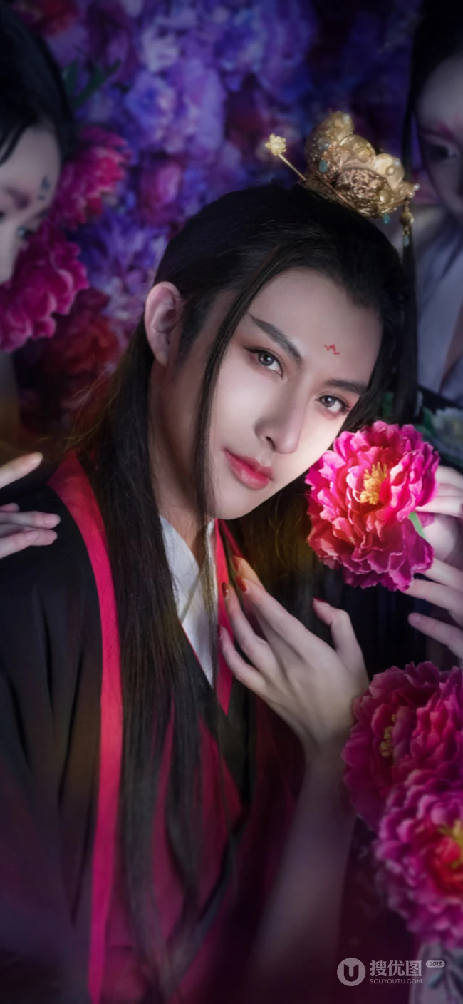 唯美美艳妃子围绕着的古风美男精美手机壁纸图片