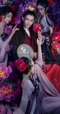 唯美美艳妃子围绕着的古风美男精美手机壁纸图片