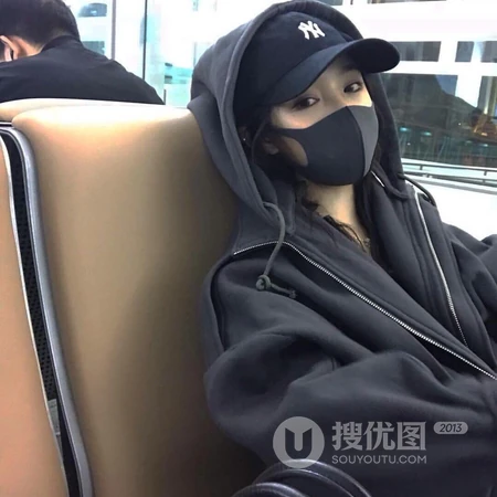 酷酷的，戴口罩的女生小姐姐旅行头像图片